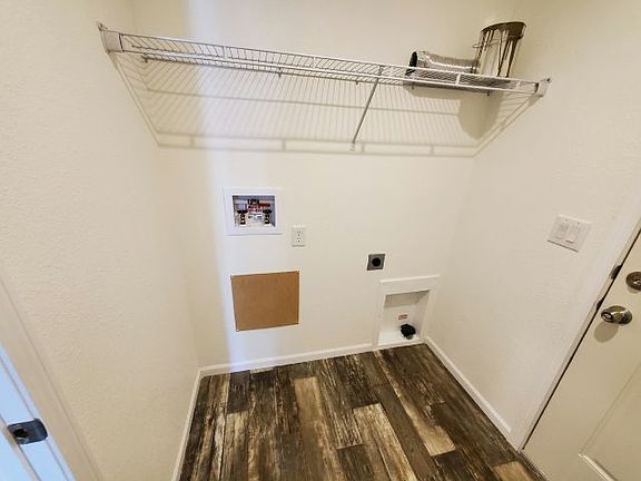 4th image of 2038 Palm St Space 22