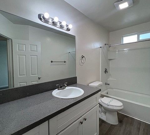 5th image of 814 4th St #3