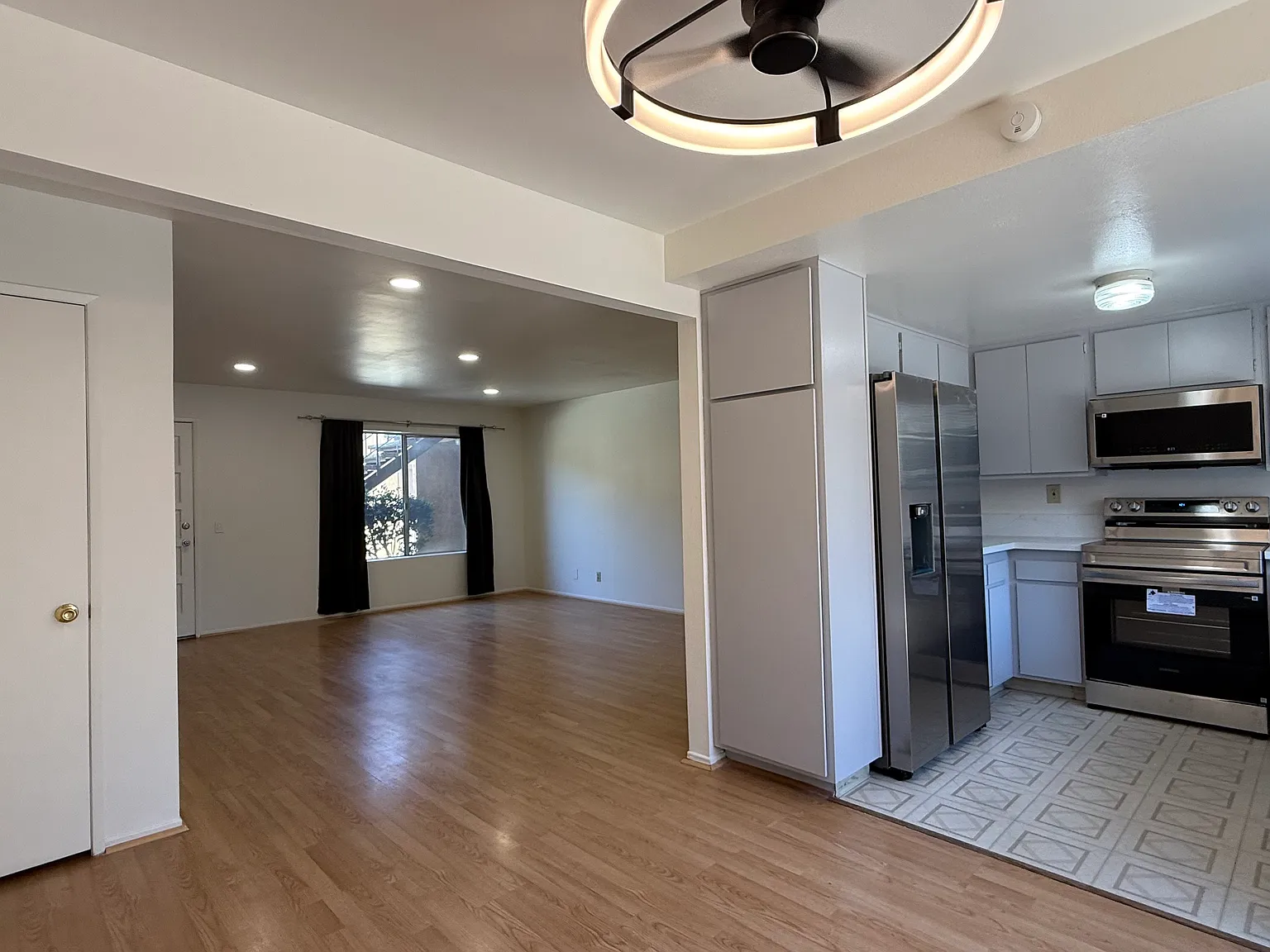 2 bed, 1120 sqft, $2,695 — Photo 2