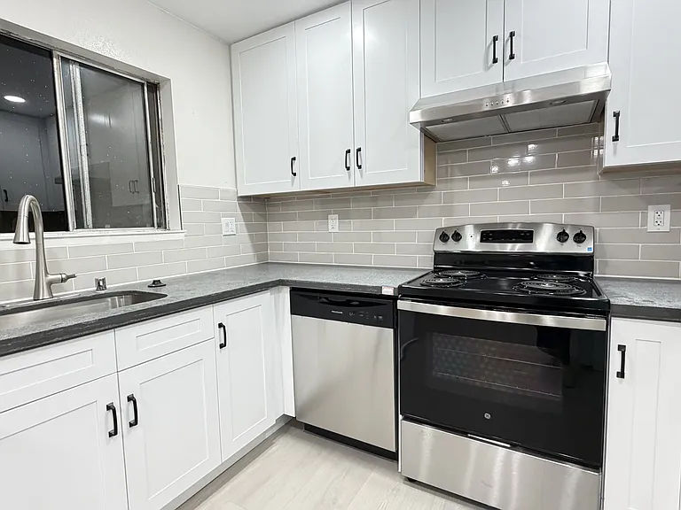 1577 Pomeroy Ave #202 — Photo 5