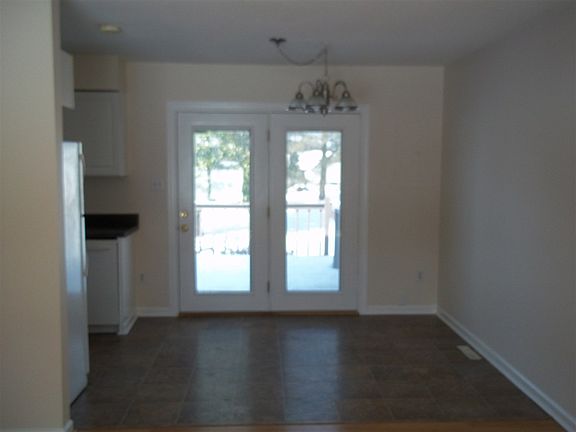 5th image of 106 W Forestwood Dr