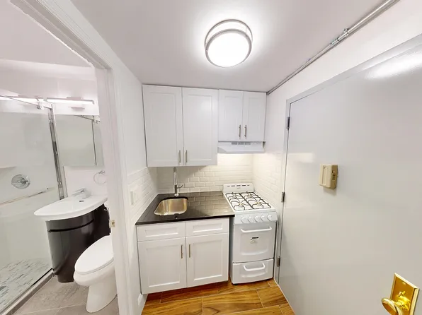 635 2nd Avenue image 1 of 15