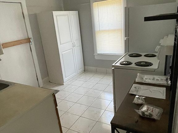 5th image of 3912 E 55th St