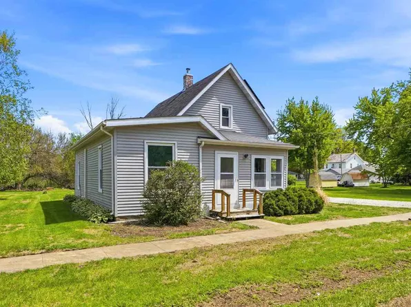 400 N Farmer St, Brighton, IA 52540