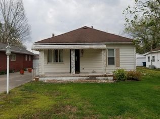 204 N 7th St, Elkville, IL 62932