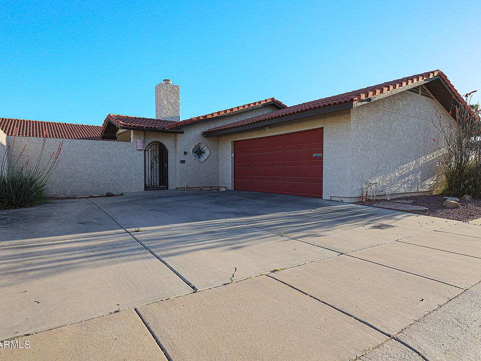 1st image of 2127 E Bishop Dr