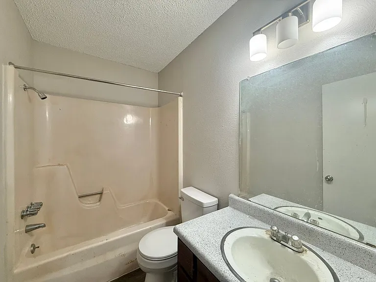 12402 Gentry Triplex — Photo 8