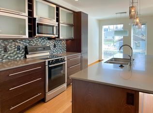 8826 25th Ave SW #404, Seattle, WA 98106