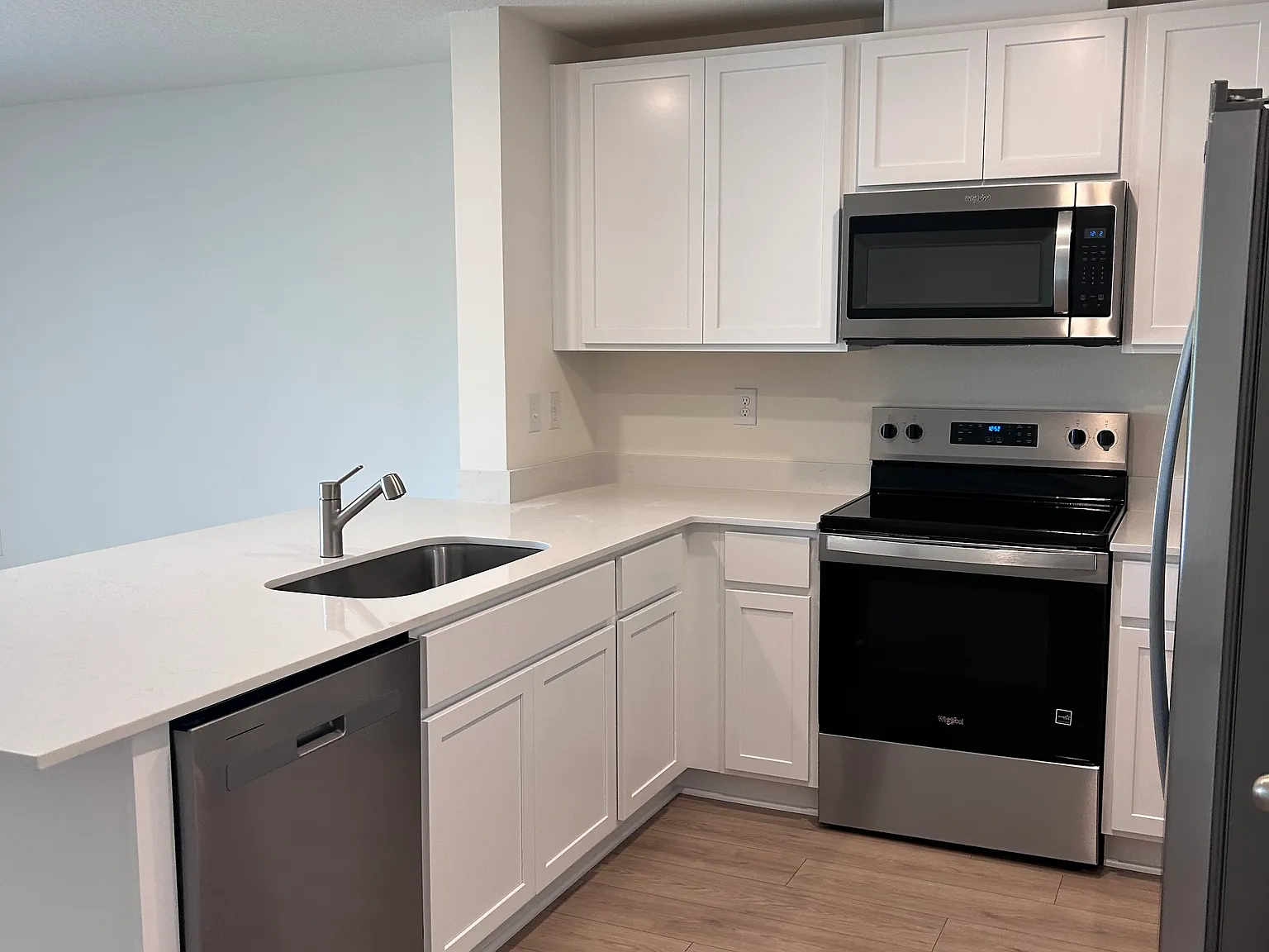 3 bed, 1464 sqft, $2,100 — Photo 3