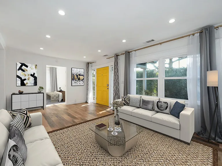7715 Lexington Ave — Photo 3
