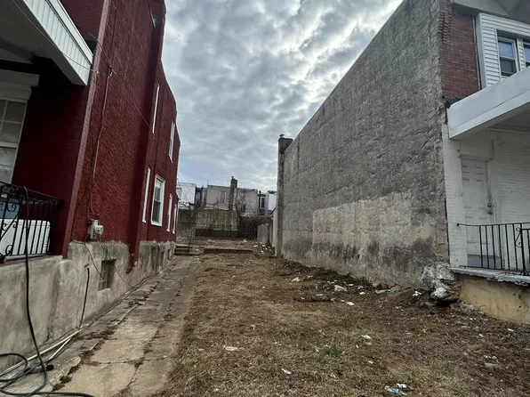 312 W Ruscomb St, Philadelphia, PA 19120