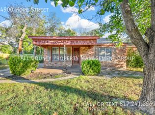 4900 Hope St, River Oaks, TX 76114