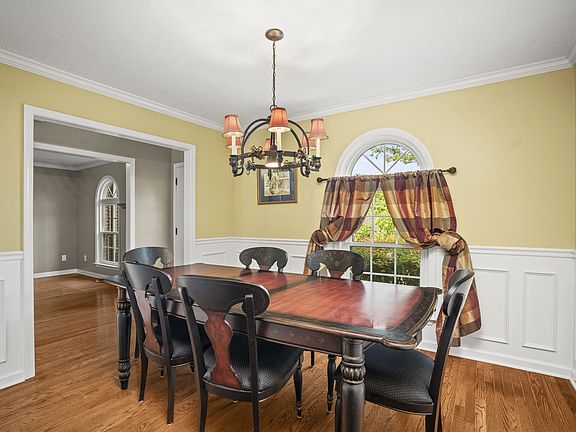 4th image of 503 Columbus Ct