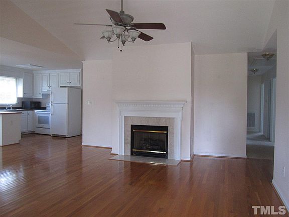 3rd image of 5120 Meadow Field Dr