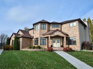 1052 Morningside Ct, Casselton, ND 58012