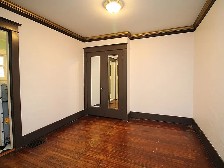 141 NE Bryant St — Photo 15