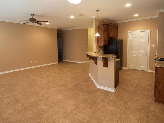 4th image of 106 Sydney Dr