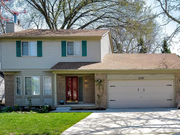 2172 Hartshorn Ave, Troy, MI 48083