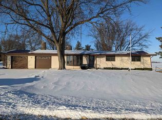 3479 Hilldale Dr, Freeport, IL 61032