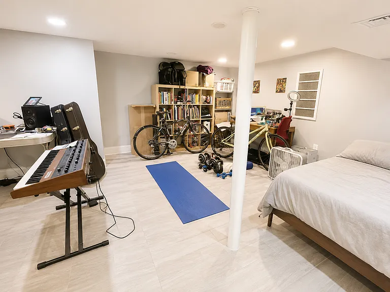 1102 Jefferson Ave #1A — Photo 13