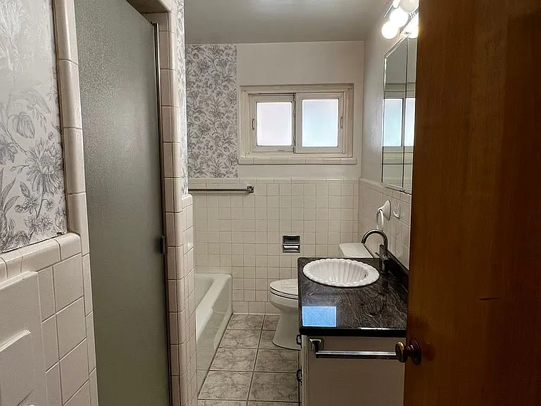 808 Helvetia Ave — Photo 7