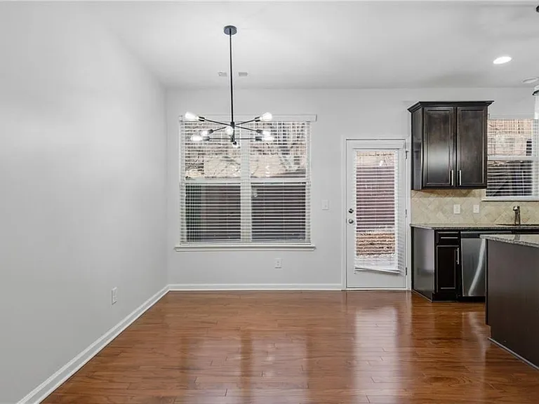 1697 Paxton Dr — Photo 9