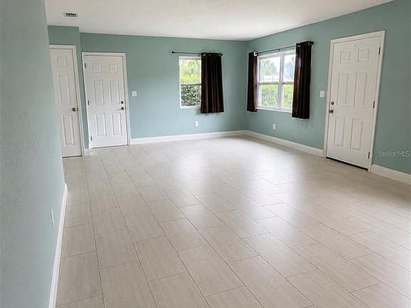 3rd image of 401 Morningside Dr