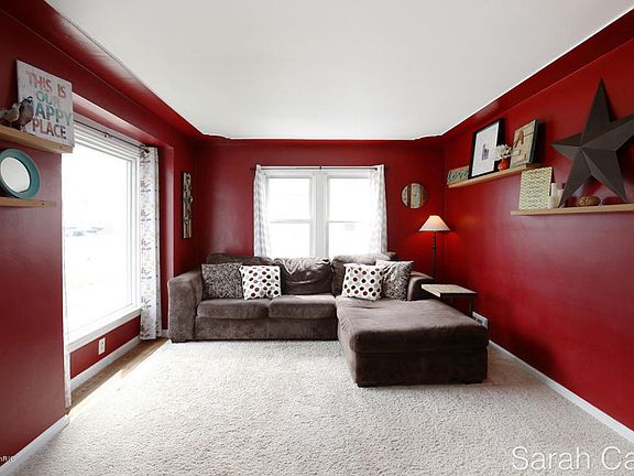 4th image of 1825 Fremont Ave NW