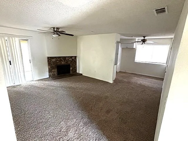 915 Malaga Pl — Photo 2