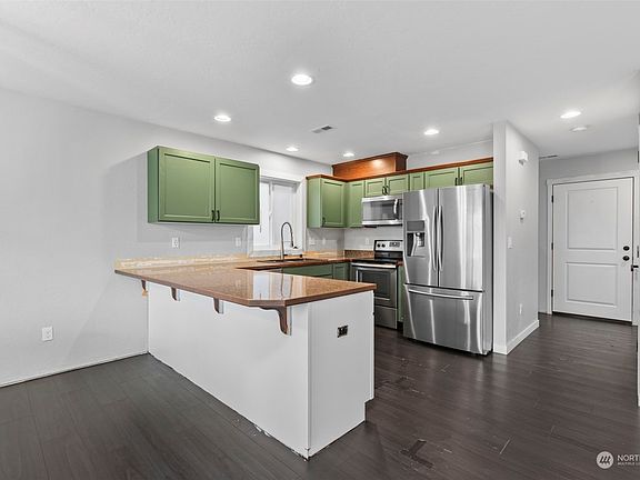 5th image of 104 W Pilchuck Street #A