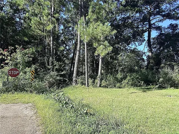 70103 8th St, Covington, LA 70433