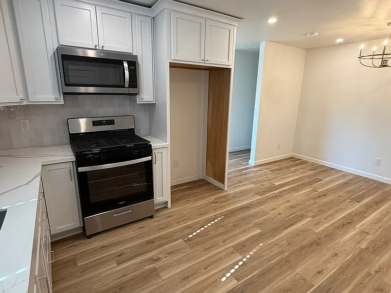 2208 Bell Ave — Photo 6