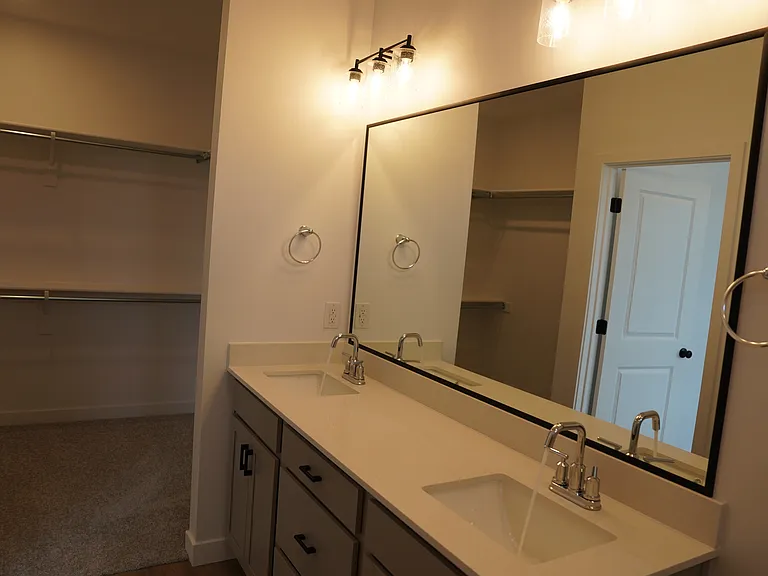 2166 W Stardew St — Photo 9