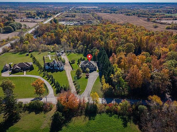 3rd image of 332 Scenic Dr