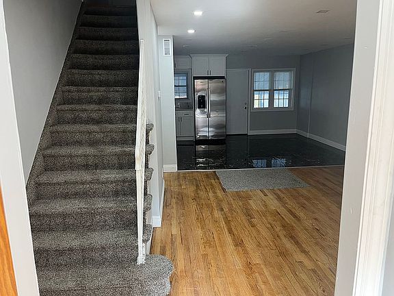 3rd image of 11610 167th St