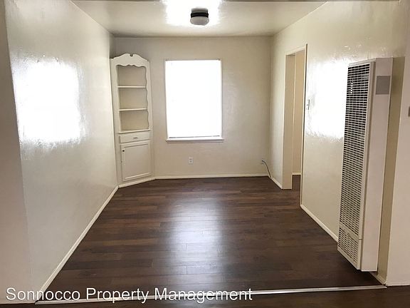 3rd image of 1934 Cedar Ave APT 6