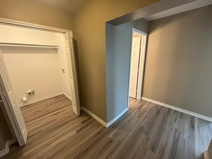 909 College Ave — Photo 19