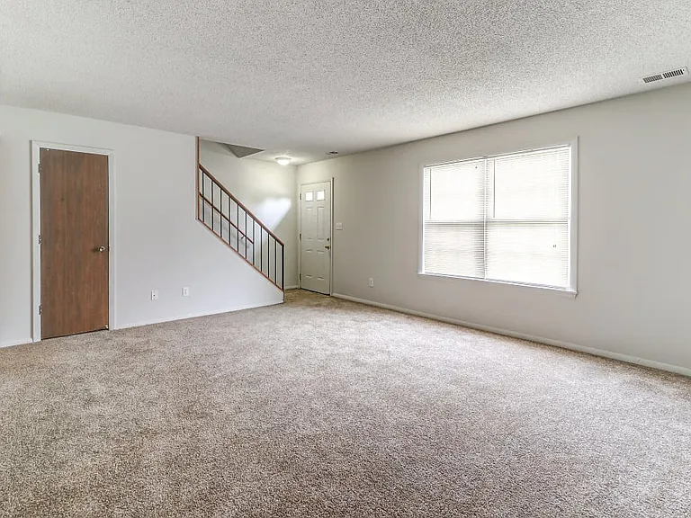 Ashley Pointe — Photo 10