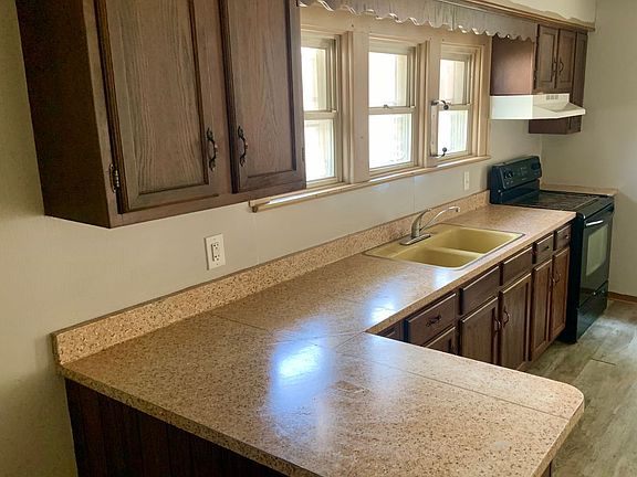 2nd image of 220 W Cherry St APT 1