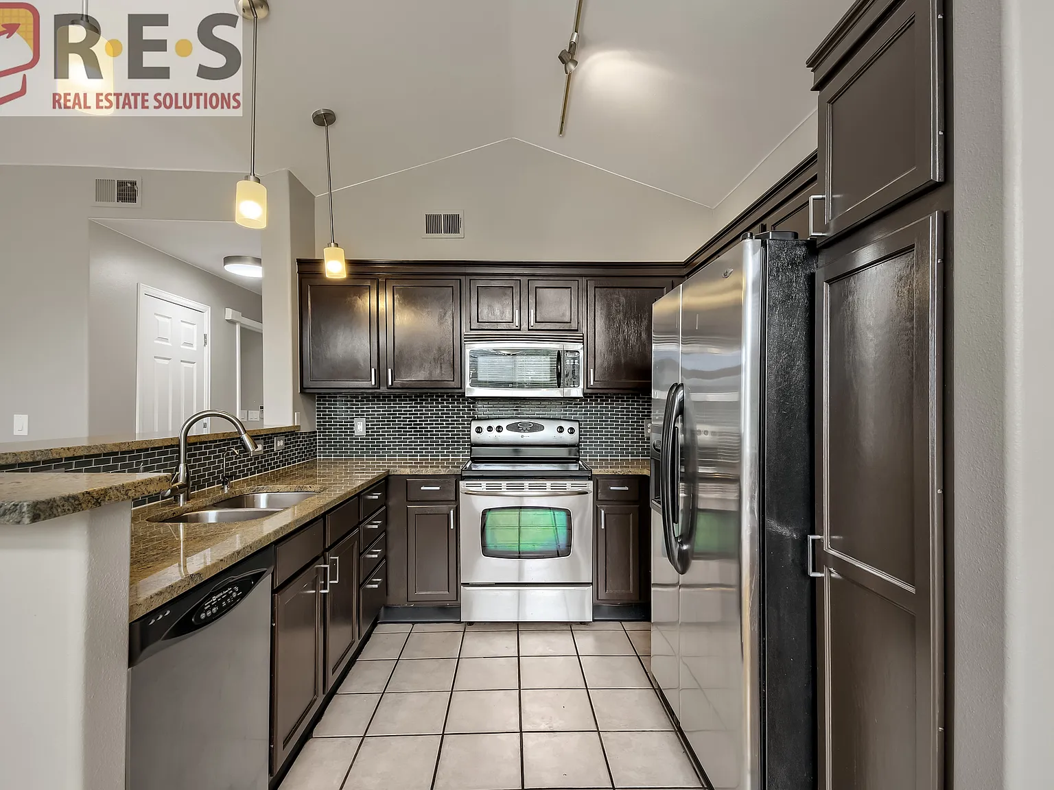 2 bed, 1150 sqft, $1,895 — Photo 3