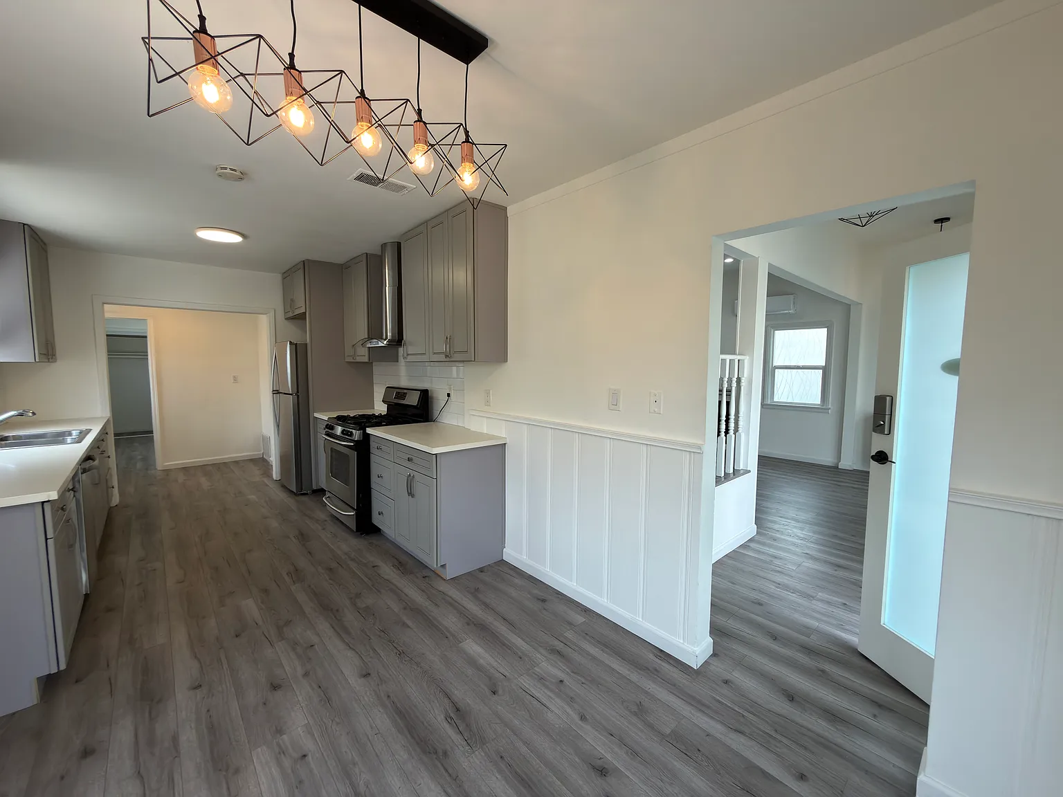 4 bed, 1891 sqft, $5,275 — Photo 4