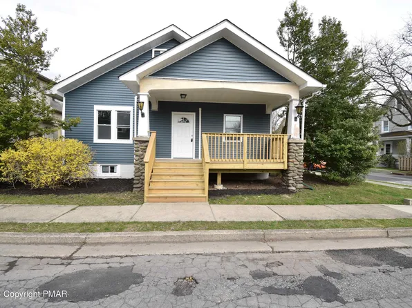 2 Bell Ter, Stroudsburg, PA 18360