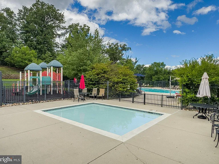 14862 Potomac Branch Dr — Photo 46