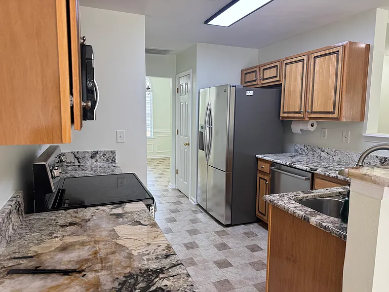 136 Madelia Pl — Photo 14
