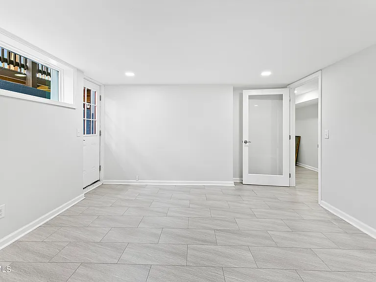 630 Broad St #2 — Photo 18