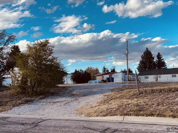 3316 Rock Springs St, Cheyenne, WY 82001