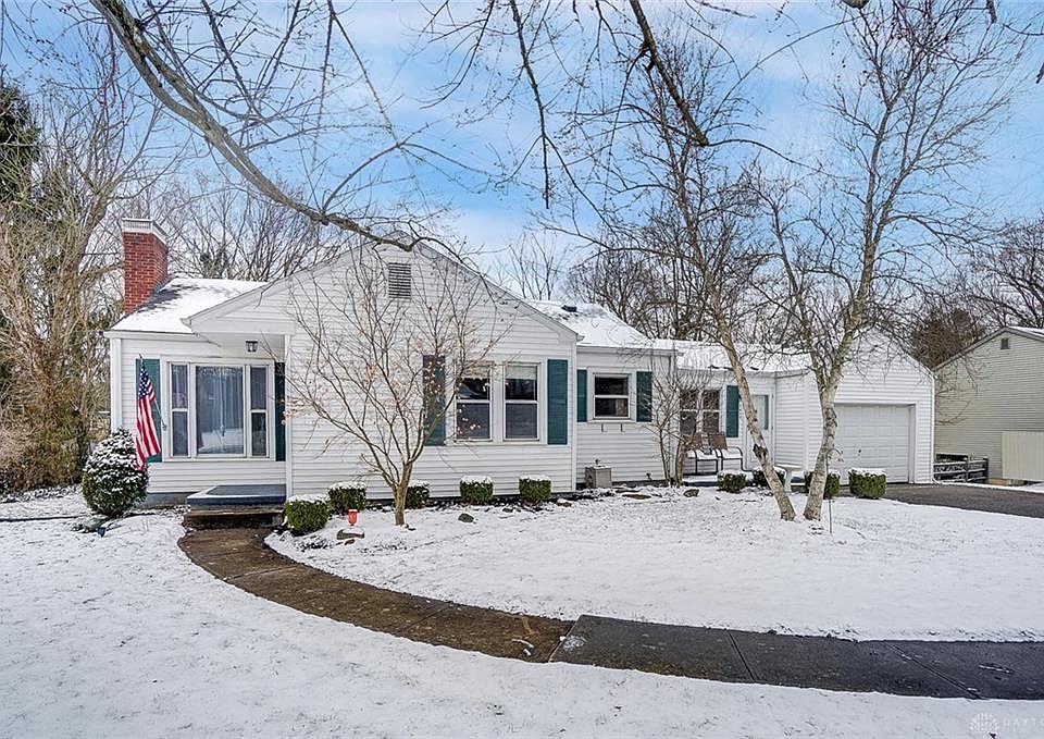 2nd image of 1655 Woods Dr