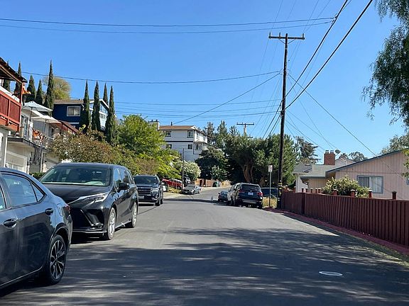 4th image of 1057 Central Blvd