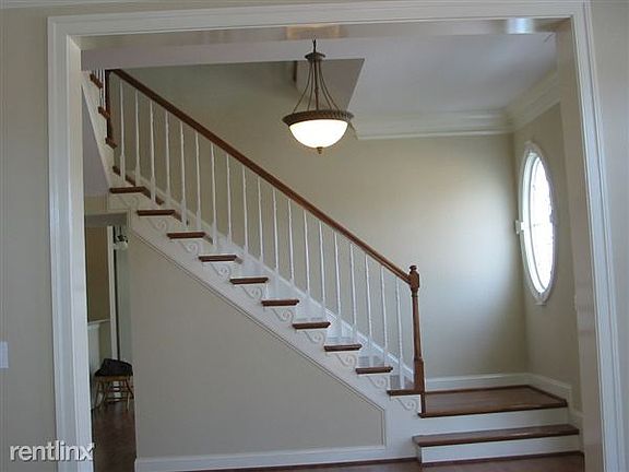 5th image of 917 Cranberry Dr