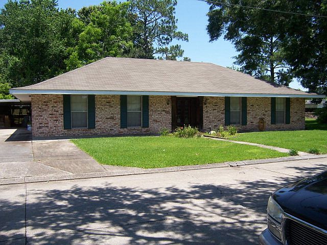 1st image of 1805 Bamboo Dr